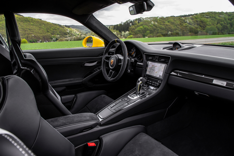 Illustration for article titled Put These Very Good 2019 Porsche 911 GT3 RS Photos In Your Life